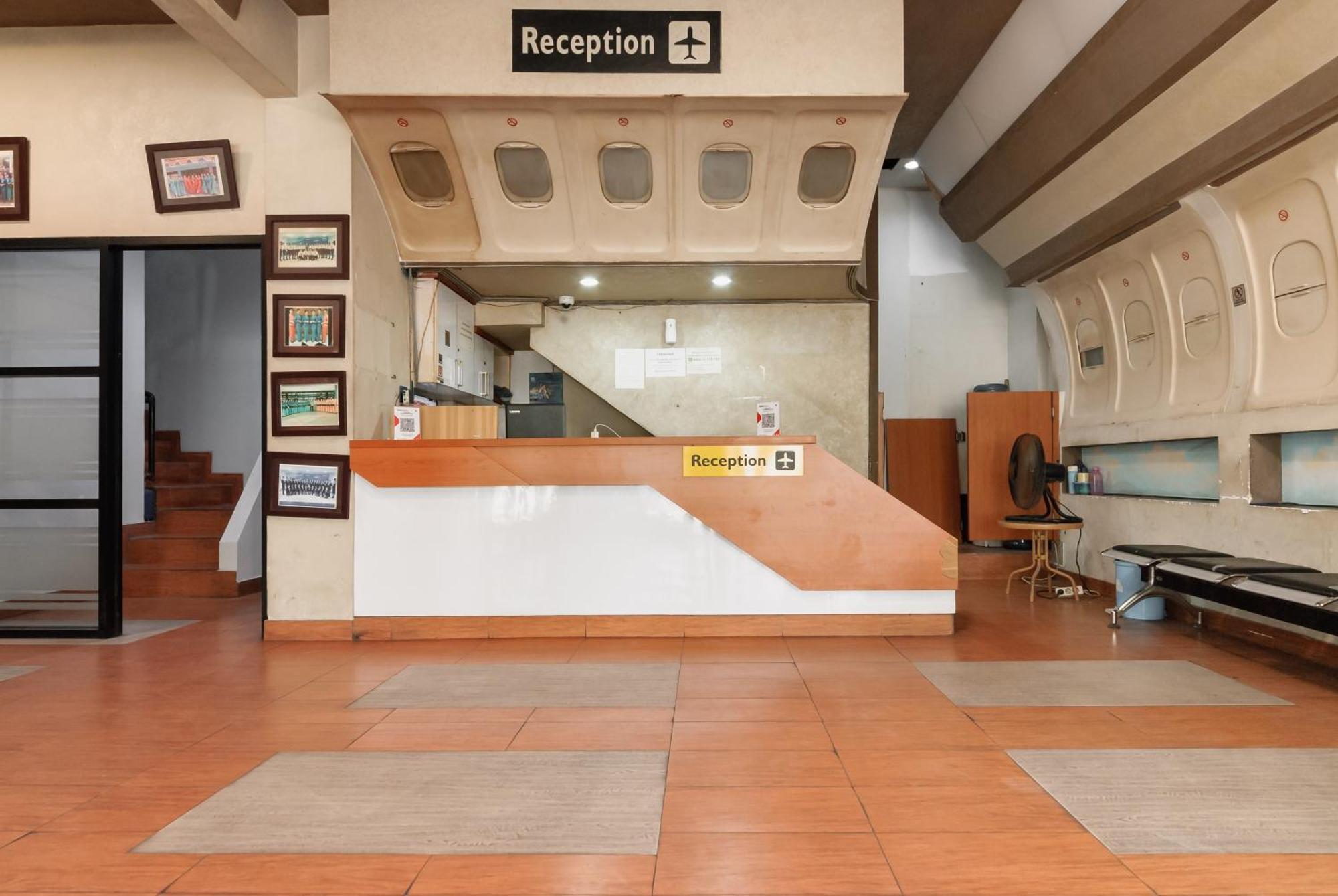 Reddoorz Near Mandaya Royal Hospital Puri Hotel Tangerang Exterior photo