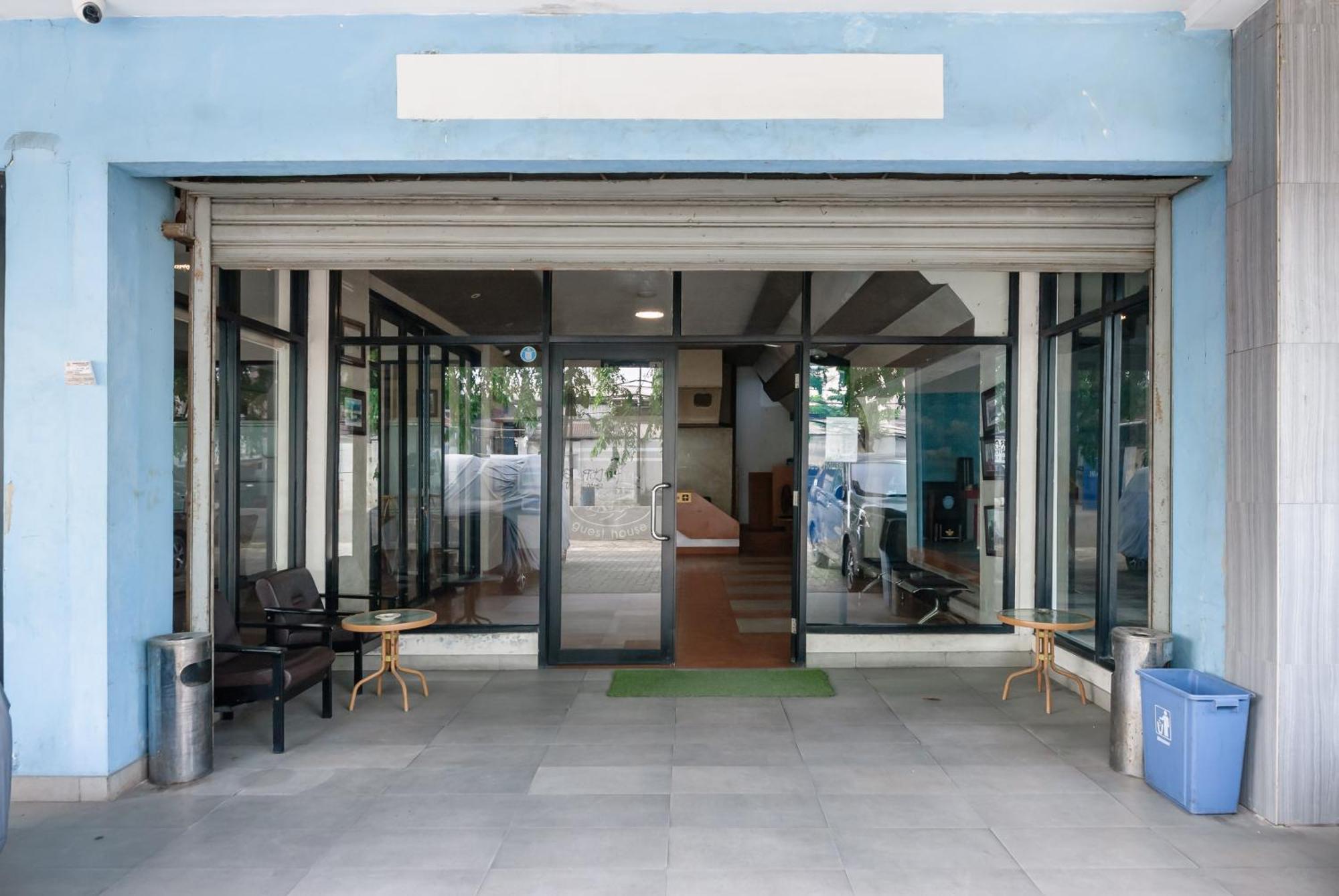 Reddoorz Near Mandaya Royal Hospital Puri Hotel Tangerang Exterior photo